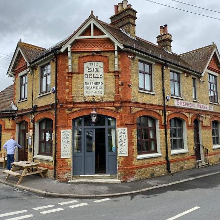 The Six Bells Bed & Breakfast Рочестър Екстериор снимка