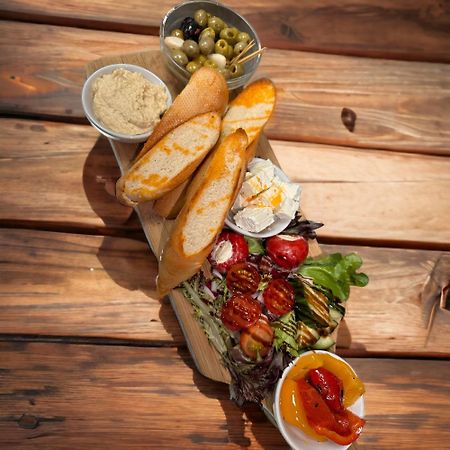The Six Bells Bed & Breakfast Рочестър Екстериор снимка