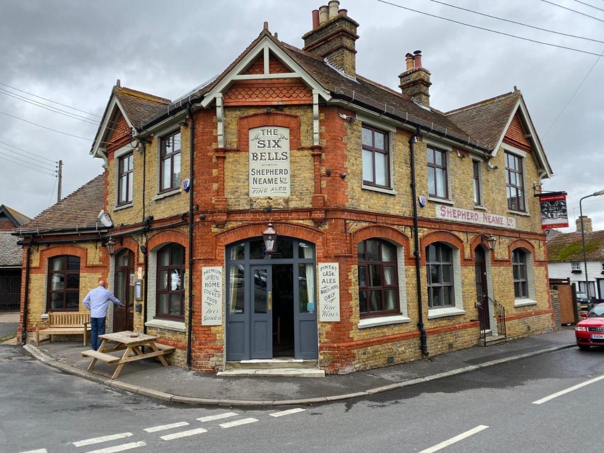 The Six Bells Bed & Breakfast Рочестър Екстериор снимка